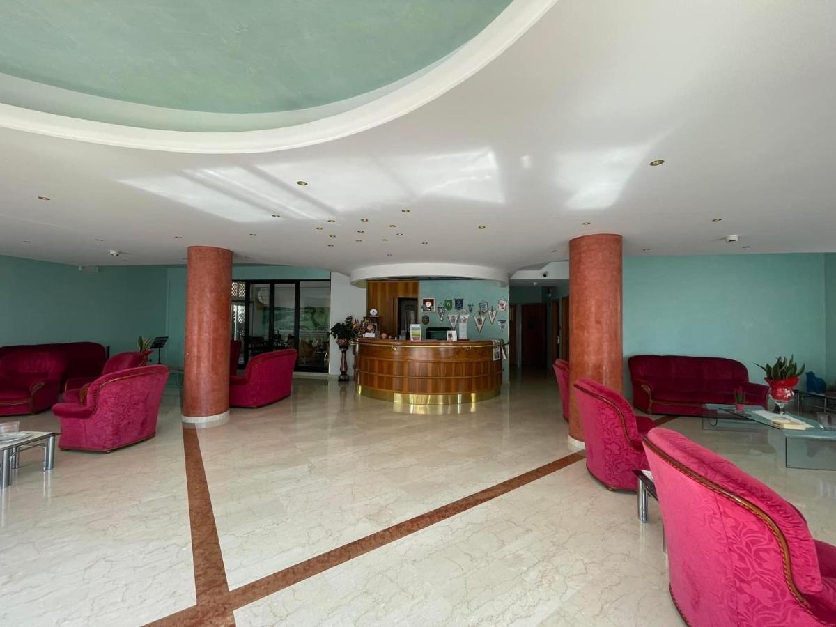 Hotel Cristina Chianciano Terme Exterior foto