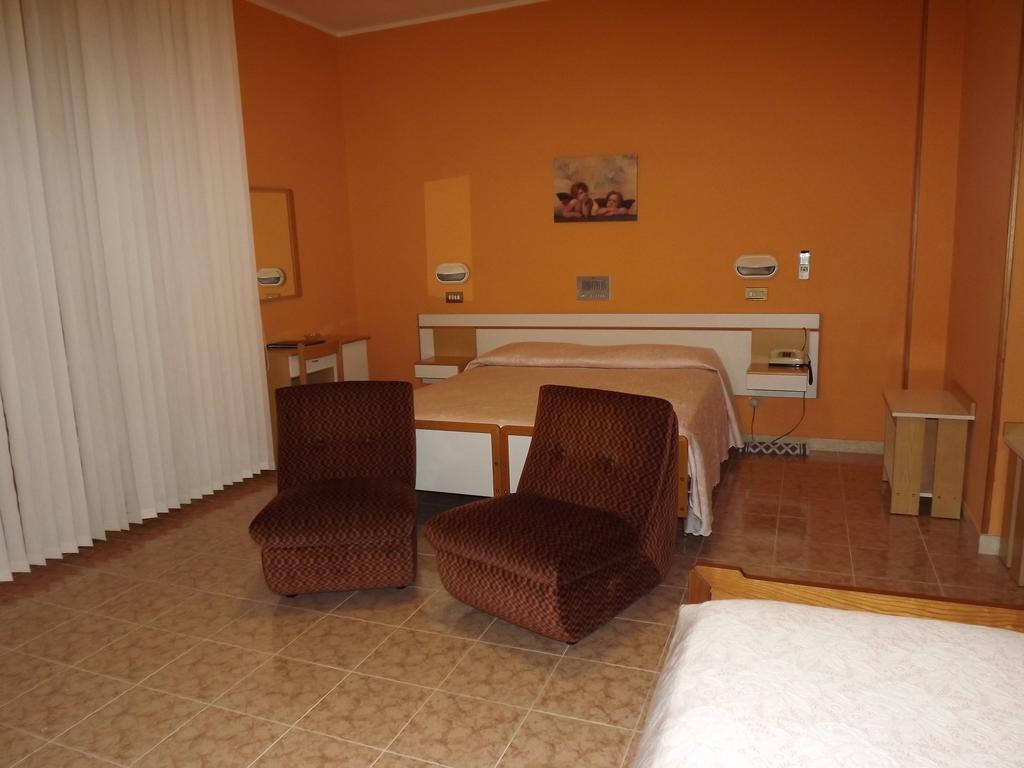 Hotel Cristina Chianciano Terme Habitación foto