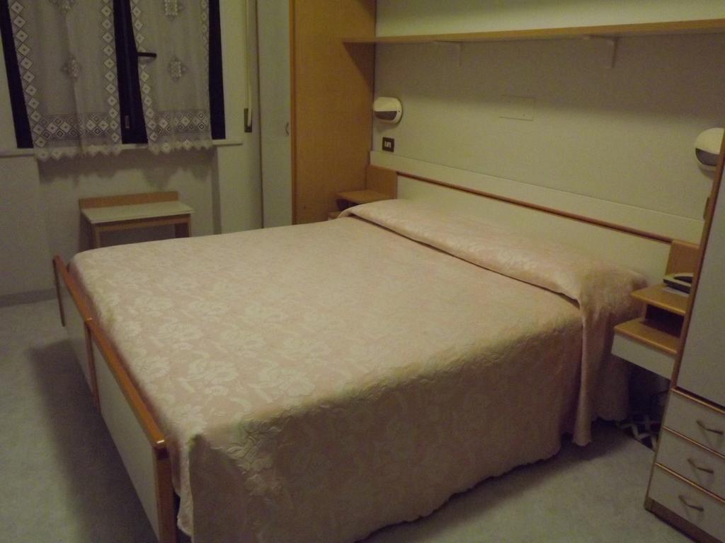 Hotel Cristina Chianciano Terme Habitación foto